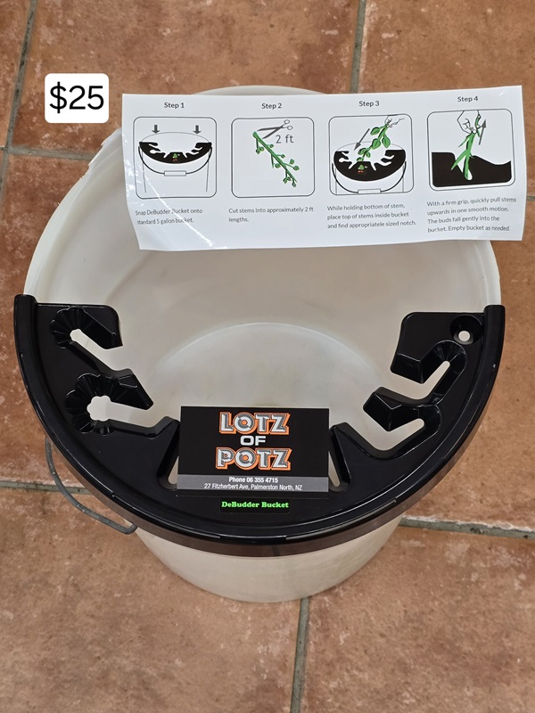 1/2 Bucket Lid Harvest Tool